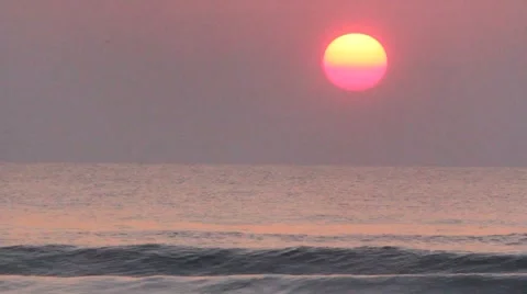 Florida Sunrise with breaking waves in slow motion Vídeo Stock 5378632