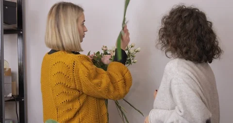 Florist Classes With Young Girl. Video stock 124564448