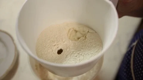 Flour. Preparation of charlotte. Vídeos de archivo 70240048
