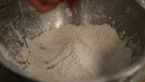 Flouring meat Vídeos de archivo 10681404