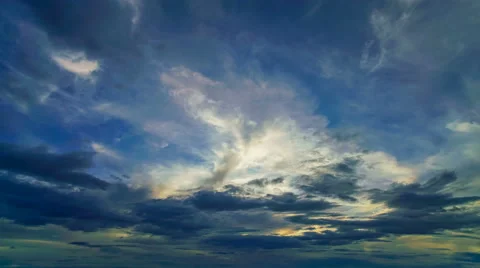 The flow of cloud against the blue sky. Time lapse Vidéo 63114554