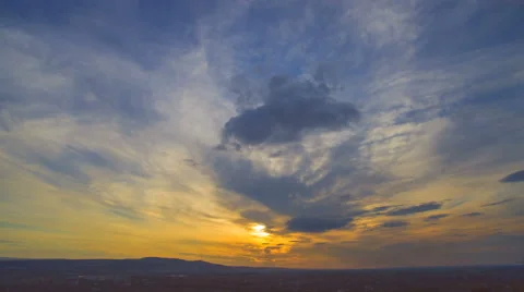 The flow of cloud on a background of the evening city. Real time capture Vídeo Stock 61752498