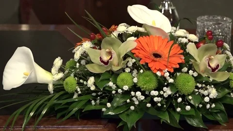 Flower arrangement on the table Video stock 74767311
