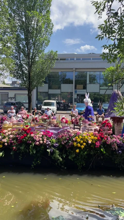 The flower boat with performance in the Varend Corso Westland flower parade 動画素材 304391668
