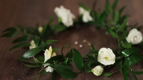 Flower crown with earrings rustic 動画素材 125035963