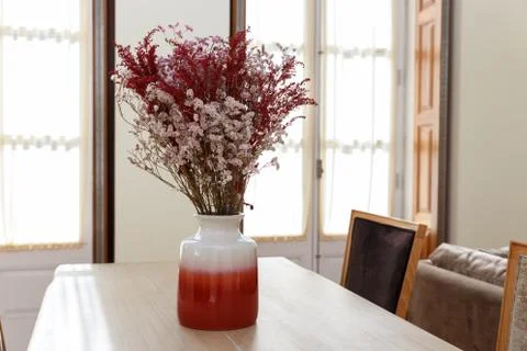 Flower Vase on Table Foto stock