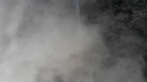 Flowing clouds over observation tower on Radziejowa summit in Beskid Mountain 库存影片 143990146