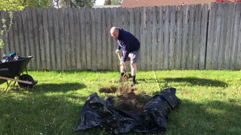 FloydDigging01 Video stock 144689170