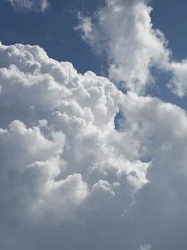 Fluffy clouds in the sky Foto stock