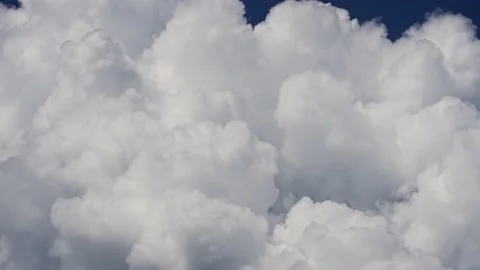 Fluffy clouds swirls in the sky Video stock 204029304