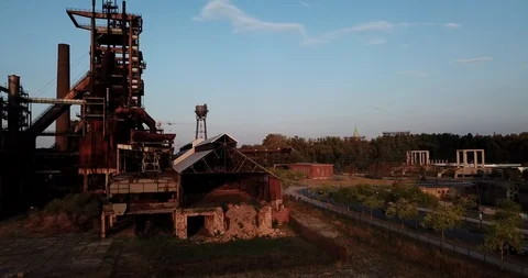 Flug in den Hochofen Stockbeeldmateriaal 94631252