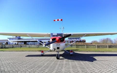  Flugzeug Cessna 172 auf dem Flugplatz von Borkum, 2015. ,property release... Stock Photos