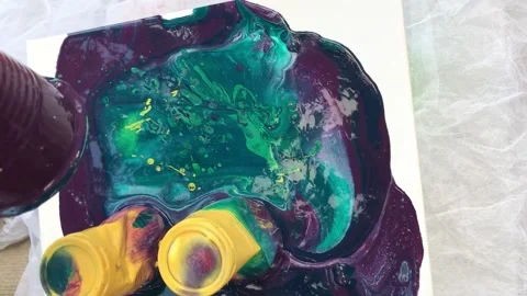 Fluid art Making process. Artisit show Liquid acrylic painting fall on canvas Stock Footage 136098792