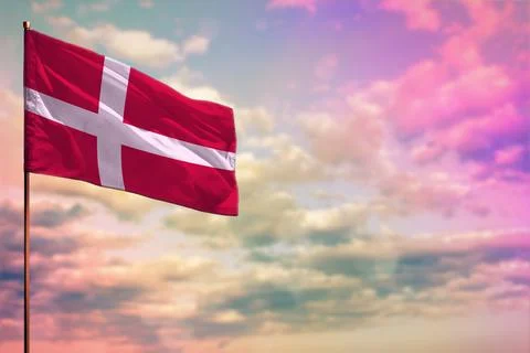 Fluttering Denmark flag mockup on cloudy sky. Illustrazione stock