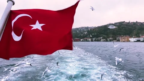 The fluttering of the Turkish flag against the backdrop of the Bosphorus 動画素材 201890468