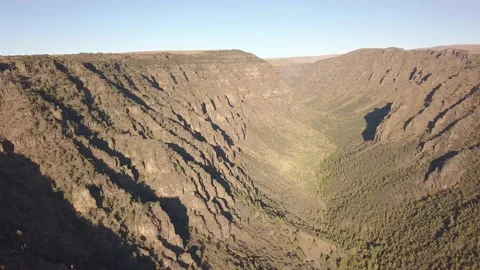 Fly across huge canyon Stock Footage 166491804