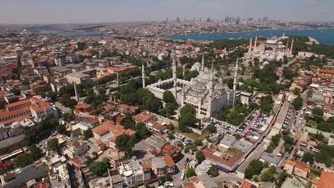 Fly around the Blue Mosque, Hagia Sophia and Old City. Istanbul. DJI-0788-01 库存影片 102479040