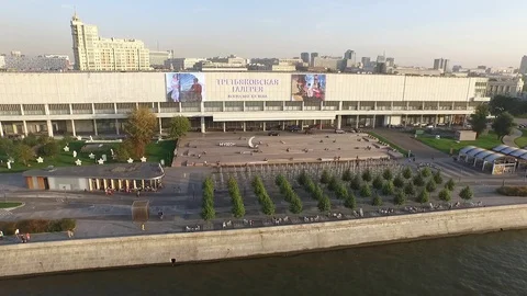 Fly back on top from New Tretyakov Gallery in Moscow 動画素材 129845824