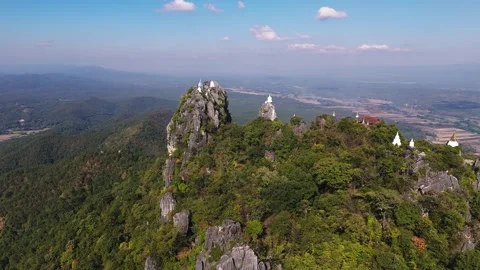 Fly to Buddhist temple Wat Phra Phutthabat Sutthawat (1of2) Video stock 330967406