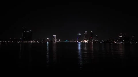 Fly close over Han river at night Vidéo 332805882