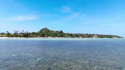 Fly close over sea at north Lamai beach on a nice day Stockbeeldmateriaal 334817623