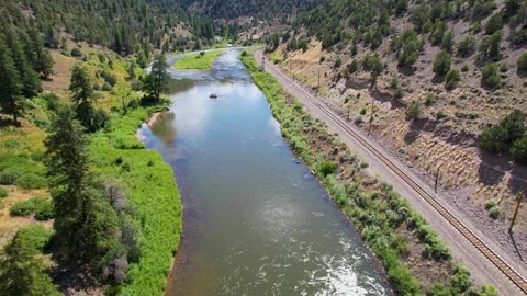 Fly down to rafters on Colorado river Video stock 256619962