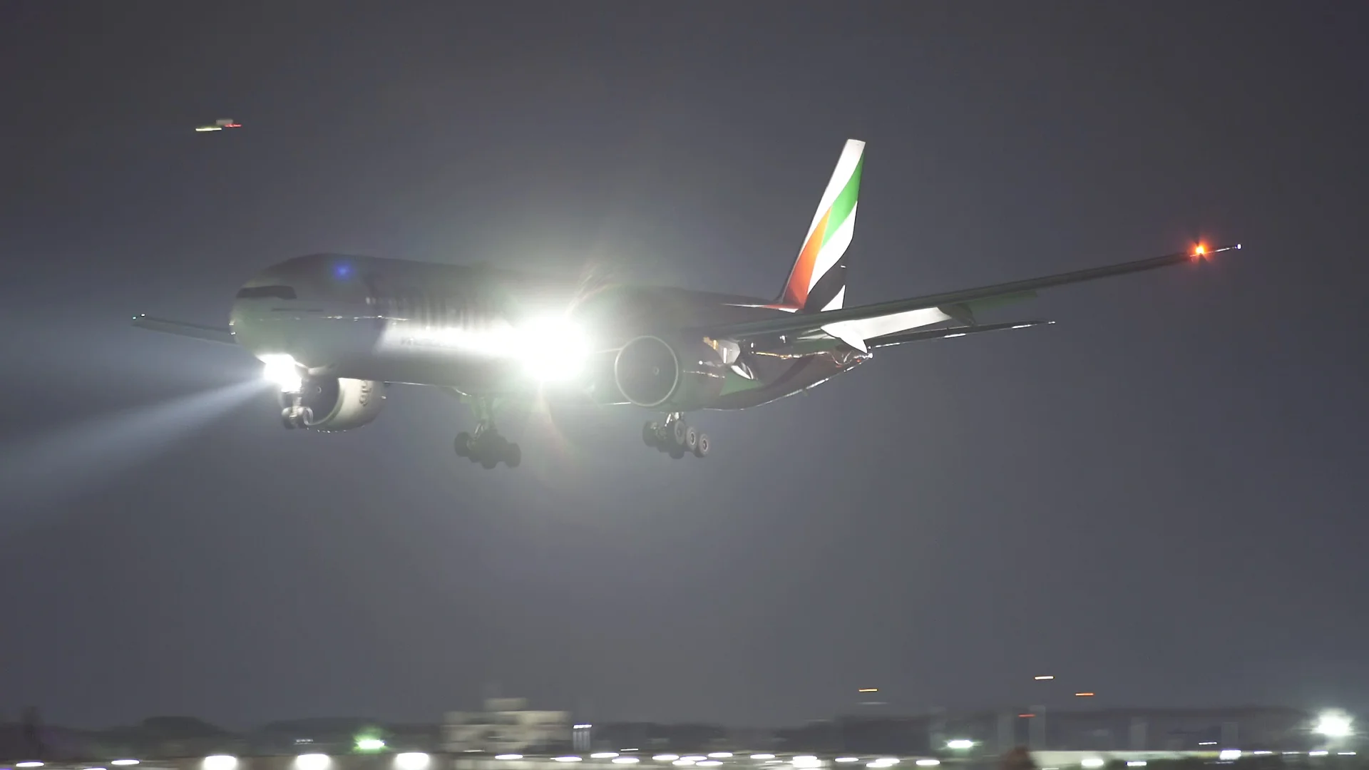 plane landing at night