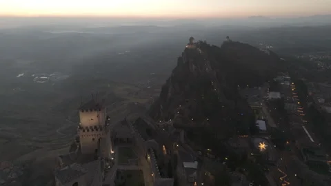 Fly over the 3 towers Video stock 324021425