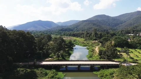 Fly over empty bridge in rural Thailand Vídeo Stock 331376577