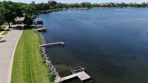 Fly-Over a Lake 库存影片 197492937