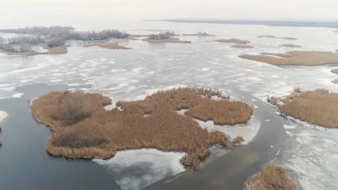 Fly Over Winter Lake Or River With Ice Floes. 스톡 동영상 101883499