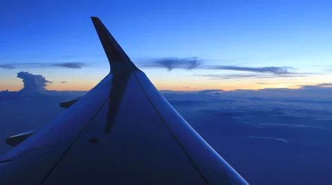 Fly  through clouds Vídeos de archivo 27473103