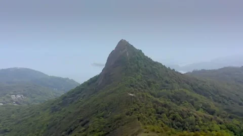 Fly Through the mountains near Clear Water Bay, Hiking routine famous vacatio Vidéo 150553543