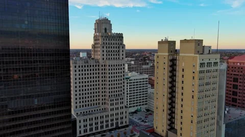 Fly-through to PNC building, downtown Toledo, Ohio, daytime Stock Footage 257129101