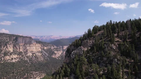A fly through shot in the Mountains of Utah in the midwest. Stock Footage 171496984