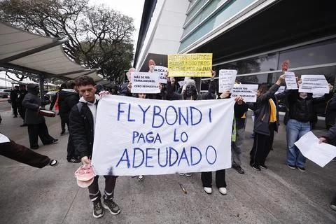 Flybondi workers protest in Buenos Aires, Argentina - 14 Aug 2026 Stock-Fotos