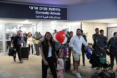 Flydubai flight bound for Israel diverted to Saudi Arabia after in-flight cockpi Stock Photos