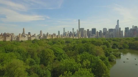 Flying above the Central park in New York city. Amazing aerial picture. 4K 库存影片 63148709