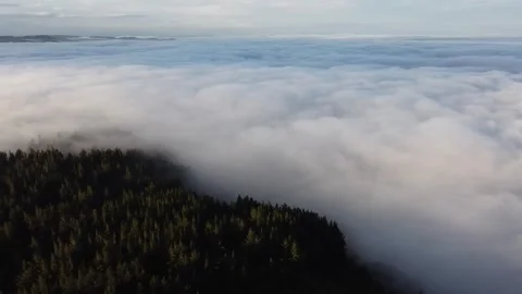 Flying above clouds Stockbeeldmateriaal 275295966