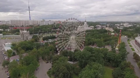 Flying above the Ferris Wheel 動画素材 53891643