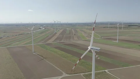 Flying above Windmill Farm Dlog Vídeos de archivo 129474517