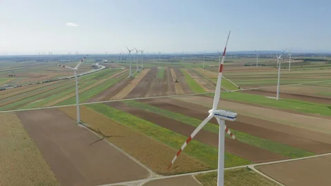 Flying above Windmill Farm Vídeos de archivo 129474777