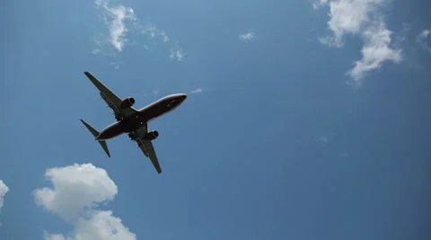 Flying Airplane 動画素材 8535964