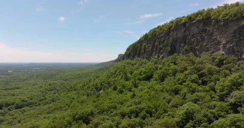 Flying Along Shawangunk Ridge Video stock 329850341
