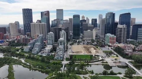 Flying along Skyline of Downtown Calgary ( Alberta, Canada) Vídeos de archivo 343864134