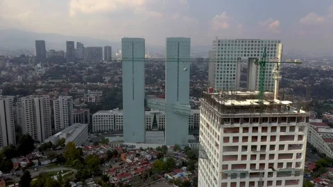 Flying Around Construction Building with Crane Mexico City 02 Vidéo 126129044