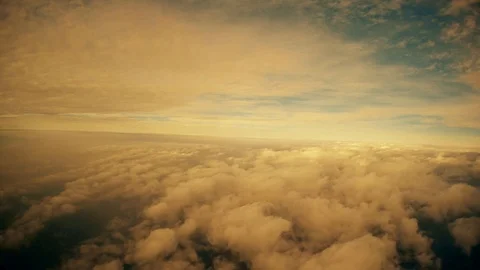Flying around Cumulus clouds Video stock 93604612