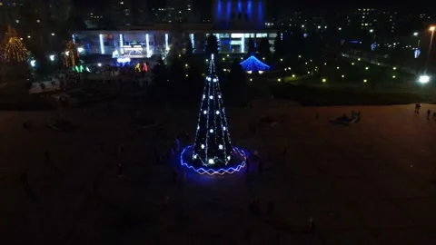 Flying around the New Year tree at night Video stock 145483585