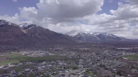 Flying around the park 3 動画素材 106636432