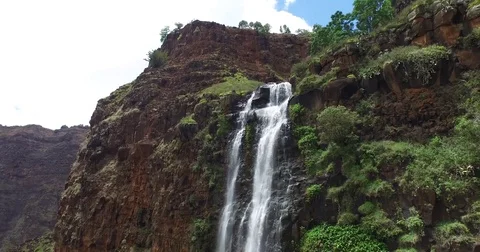 Flying Around Waterfall Stockbeeldmateriaal 78113346